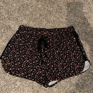 Look brand new! Worn 2X ! Drawstring floral shorts